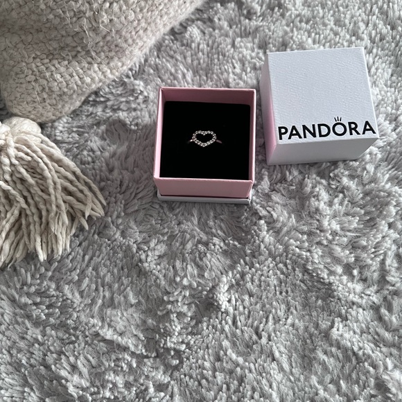 Pandora ring size 6 - Picture 2 of 4